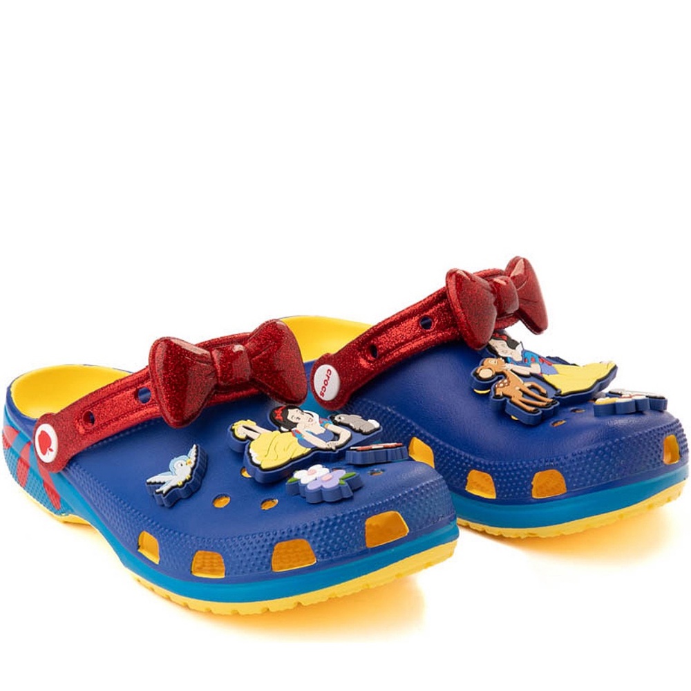 NWT ❤️💛💙Snow White Classic Clog Crocs💙💛❤️